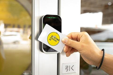 ICカードにて入館